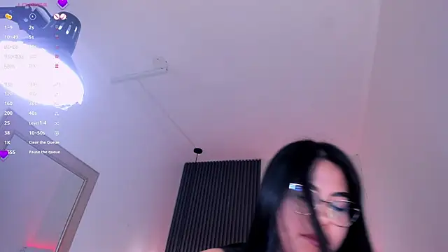 Snapshot of aliscollins_ chatting on 04-28-26, 01:48 aliscollins online show from 04-28-26, 01:48