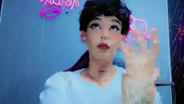 Snapshot of Marian_LV chatting on 11-20-25, 05:24 Marian LV online show from 11-20-25, 05:24