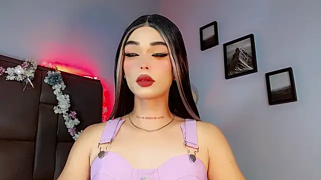 Snapshot of Marian_LV chatting on 09-20-25, 09:03 Marian LV online show from 09-20-25, 09:03