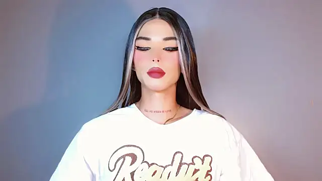 Snapshot of Marian_LV chatting on 10-10-25, 06:36 Marian LV online show from 10-10-25, 06:36