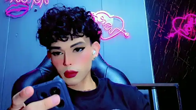 Snapshot of Marian_LV chatting on 11-21-25, 02:27 Marian LV online show from 11-21-25, 02:27