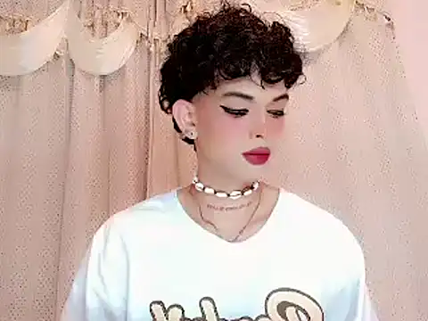 Snapshot of Marian_LV chatting on 12-16-25, 01:32 Marian LV online show from 12-16-25, 01:32