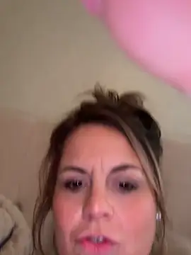 Snapshot of misssWet chatting on 03-08-26, 04:54 misssWet online show from 03-08-26, 04:54