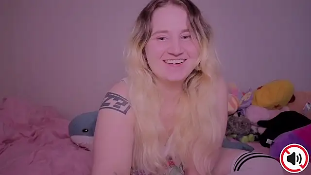 Glitch Witch online show from 03-10-26, 01:09