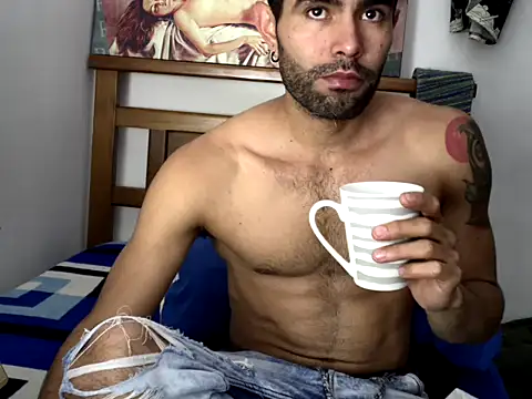 hideonbush051 online show from 02-03-26, 11:37