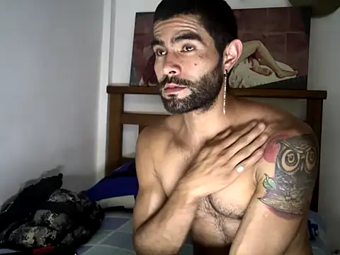 Snapshot of hideonbush051 chatting on 10-18-25, 04:42 hideonbush051 online show from 10-18-25, 04:42