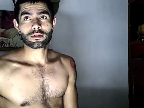 Snapshot of hideonbush051 chatting on 10-28-25, 11:42 hideonbush051 online show from 10-28-25, 11:42