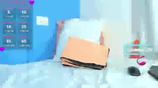 Snapshot of samanta-Little chatting on 10-24-25, 11:37 samanta-Little online show from 10-24-25, 11:37