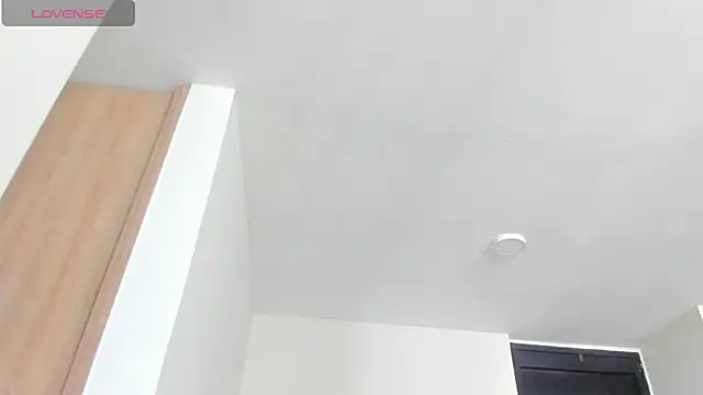 Snapshot of samanta-Little chatting on 12-20-25, 03:37 samanta-Little online show from 12-20-25, 03:37