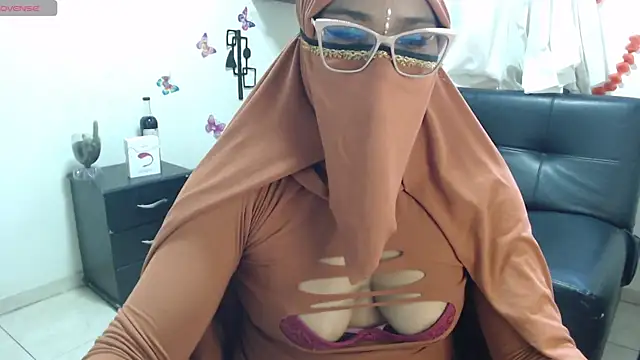 Snapshot of Aaliyah_brown chatting on 01-12-25, 11:39 Aaliyah brown online show from 01-12-25, 11:39