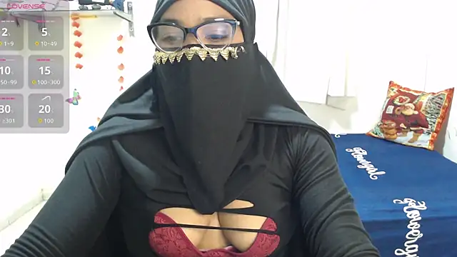 Snapshot of Aaliyah_brown chatting on 10-16-25, 02:53 Aaliyah brown online show from 10-16-25, 02:53