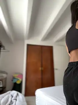 Salome golvert online show from 04-14-26, 04:12