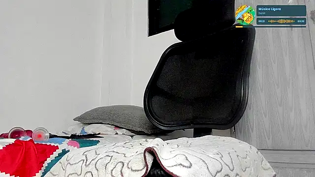 Snapshot of Sexyboy_666 chatting on 09-23-25, 04:30 Sexyboy 666 online show from 09-23-25, 04:30