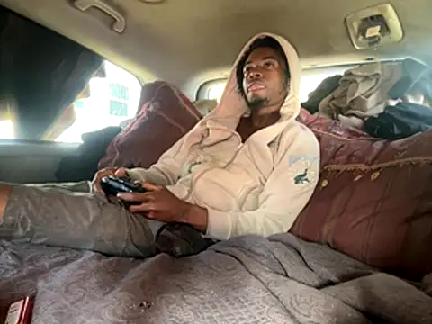 SlimeCrownzOut5 online show from 10-31-25, 03:19