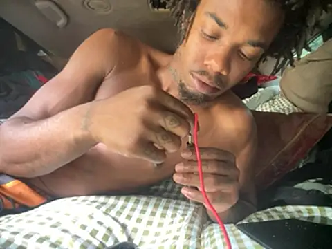 SlimeCrownzOut5 online show from 04-17-26, 09:28