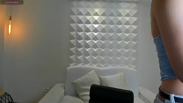 AnaisNin online show from 07-16-26, 10:56