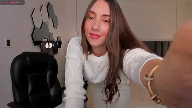 AnaisNin online show from 09-18-25, 02:47