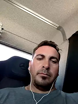 Fanarojo1984 online show from 01-09-26, 06:37