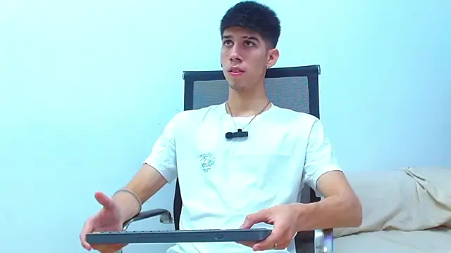 jhony-sex online show from 03-18-25, 02:08