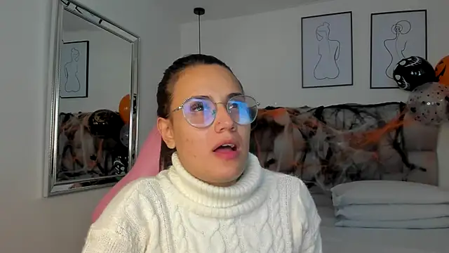 Susan-Sweet-7 online show from 10-24-25, 10:20