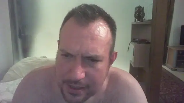 Snapshot of Mike_12hot chatting on 04-11-26, 06:44 Mike 12hot online show from 04-11-26, 06:44