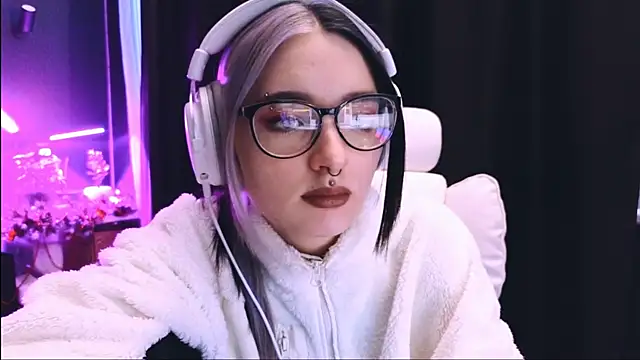 Avi Nile online show from 01-26-25, 02:14