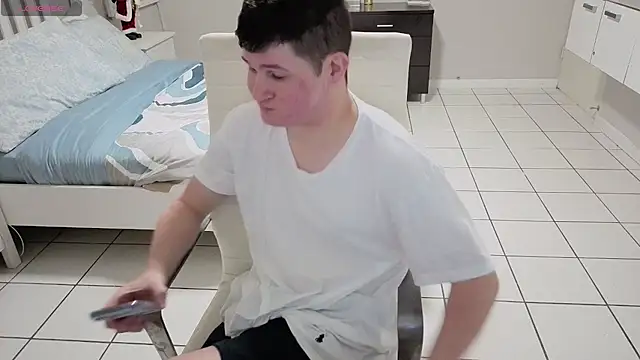 Lorenzo hernandez online show from 12-15-25, 04:24