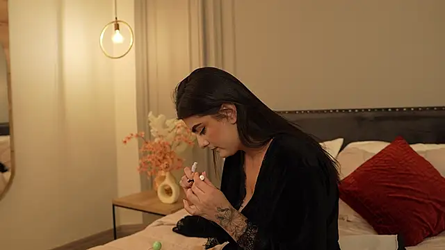 IrisBaker online show from 04-21-26, 09:21