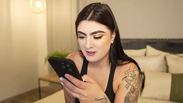 Snapshot of IrisBaker chatting on 01-18-26, 07:39 IrisBaker online show from 01-18-26, 07:39