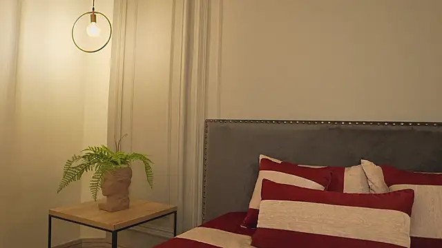 Snapshot of IrisBaker chatting on 02-19-26, 08:39 IrisBaker online show from 02-19-26, 08:39