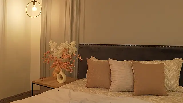 IrisBaker online show from 03-25-26, 12:22