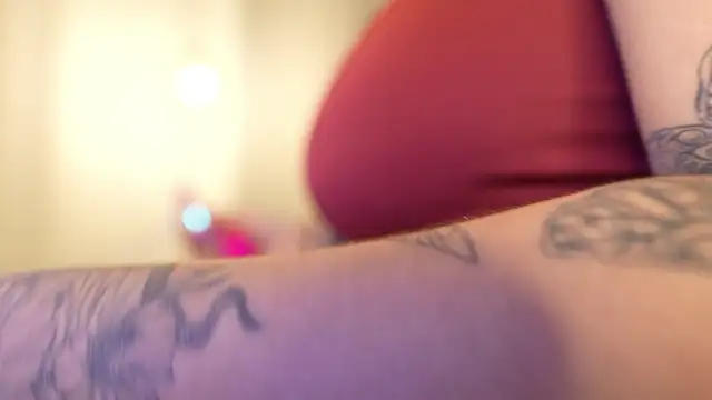 IrisBaker online show from 11-27-25, 09:04