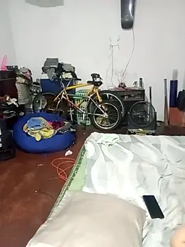 Snapshot of Mrdetonador chatting on 10-30-25, 12:42 Mrdetonador online show from 10-30-25, 12:42