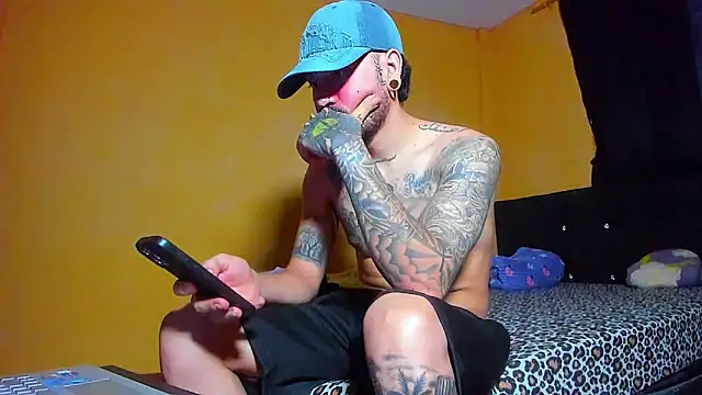 Snapshot of smoker445 chatting on 08-03-26, 11:38 smoker445 online show from 08-03-26, 11:38