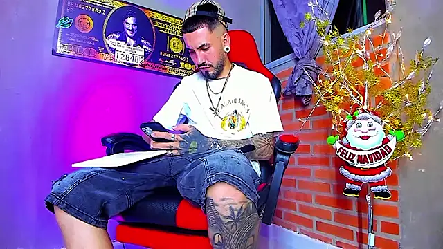 smoker445 online show from 11-25-25, 01:06