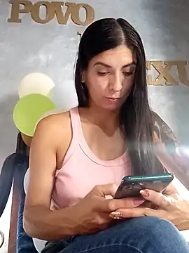 Chicavixy online show from 12-17-24, 05:36