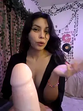 Snapshot of xlalitaxxx chatting on 12-08-24, 11:40 xlalitaxxx online show from 12-08-24, 11:40