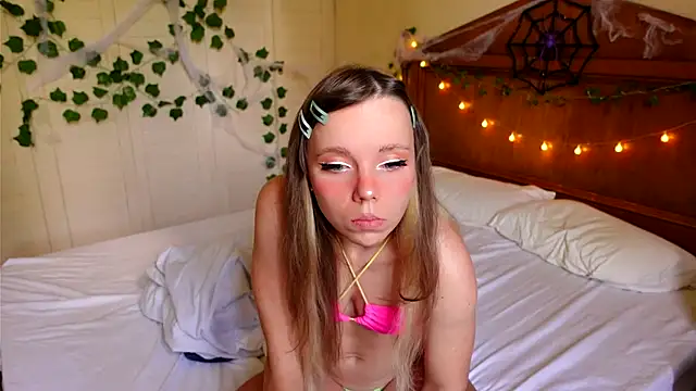 Snapshot of Ayra_Lust chatting on 10-18-25, 07:16 Ayra Lust online show from 10-18-25, 07:16