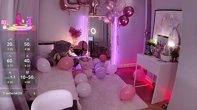 LoryWood online show from 12-05-25, 04:16