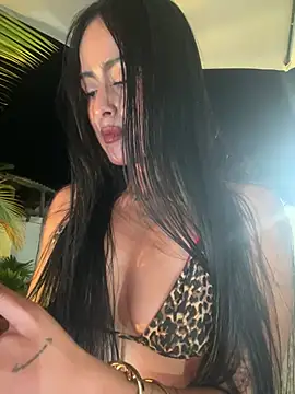Snapshot of Alexandra_duque chatting on 03-07-25, 11:38 Alexandra duque online show from 03-07-25, 11:38