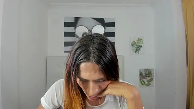 Brisahott online show from 12-19-25, 07:49