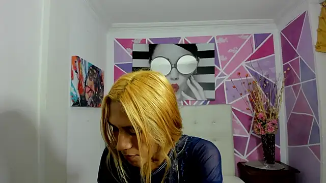 Snapshot of Brisahott chatting on 01-20-25, 02:03 Brisahott online show from 01-20-25, 02:03