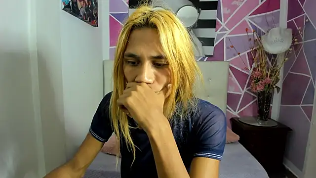 Snapshot of Brisahott chatting on 02-12-25, 02:21 Brisahott online show from 02-12-25, 02:21