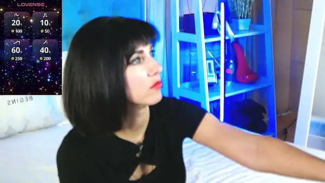 Snapshot of HeidiBloom chatting on 02-26-25, 07:32 HeidiBloom online show from 02-26-25, 07:32