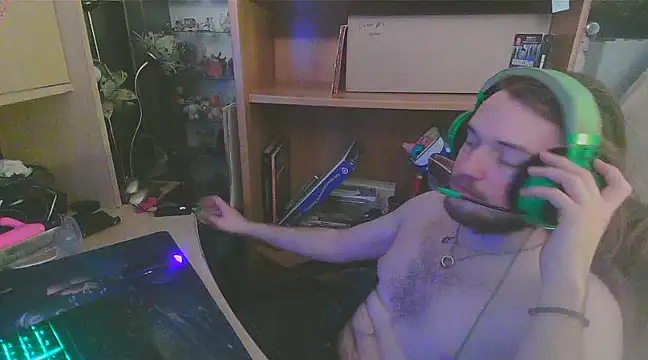 nicolasdumand21 online show from 02-25-25, 08:32