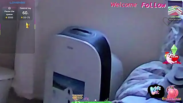 Snapshot of larsgessner30 chatting on 05-17-26, 03:28 larsgessner30 online show from 05-17-26, 03:28