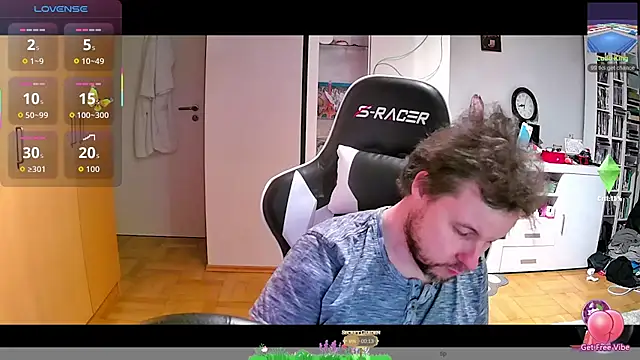 Snapshot of larsgessner30 chatting on 06-01-26, 01:50 larsgessner30 online show from 06-01-26, 01:50