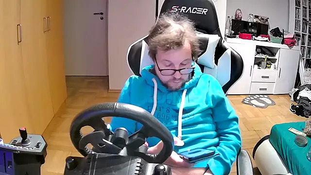 larsgessner30 online show from 10-26-25, 09:26