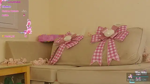 Snapshot of Milky_flexy_cat chatting on 06-12-26, 02:37 Milky flexy cat online show from 06-12-26, 02:37