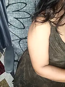 Snapshot of Tanvi-patil chatting on 06-16-26, 05:02 Tanvi-patil online show from 06-16-26, 05:02